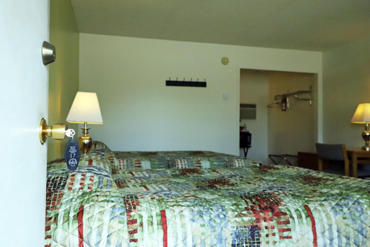 Roundup Big Sky Motel المظهر الخارجي الصورة